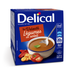 Pack de 4 bols Delical Soupe HP HC velouté légumes du soleil. Emballage bleu avec visuel d'un velouté de légumes servi dans un bol, accompagné de tomates, carottes et poivrons rouges, avec indication de 20 g de protéines, 362 kcal pour 200 ml et format 4 x 200 ml.