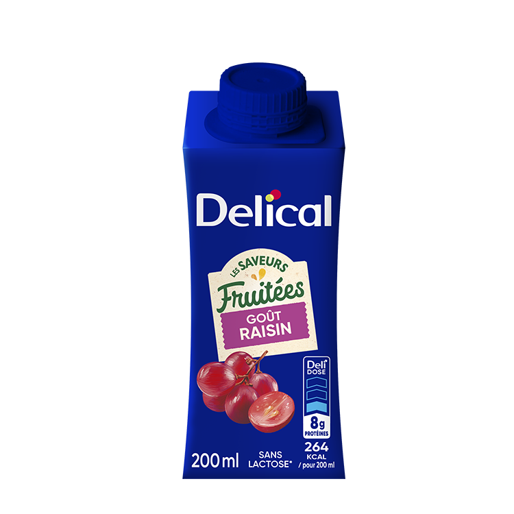 Brique de Delical Les Saveurs Fruitées saveur raisin 200 ml. Boisson glucido-protidique sans lactose, emballage bleu avec bouchon bleu, visuel d'un verre de boisson au raisin accompagné de grappes de raisin rouge, avec indication de 8 g de protéines et 264 kcal pour 200 ml.
