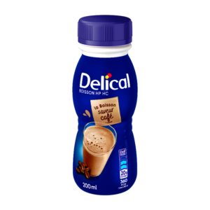 Bouteille de Delical Boisson HP HC saveur café 200 ml. Boisson hyperprotidique et hypercalorique, bouteille bleue avec bouchon bleu, visuel d'un verre de boisson saveur café accompagné de grains de café, avec indication de 20 g de protéines et 360 kcal pour 200 ml.
